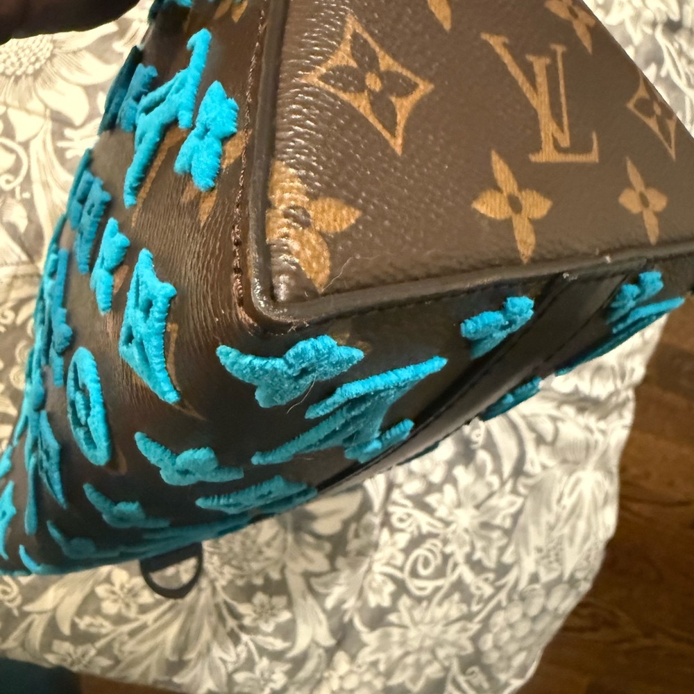 Louis Vuitton crossbody RARE - Picture 15 of 16